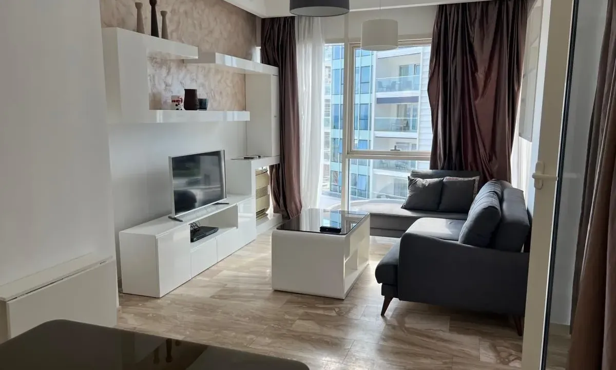 Izdavanje, jednosoban stan, 63m², Budva, Crna Gora