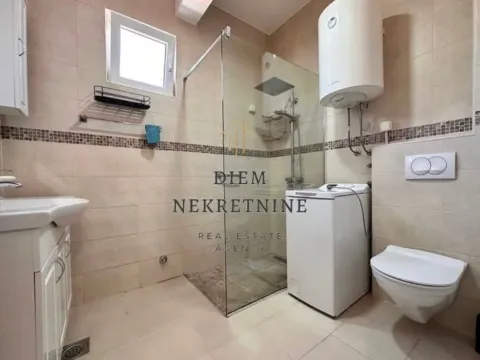 Rent, house, 120m², Tološi, Podgorica - image 10