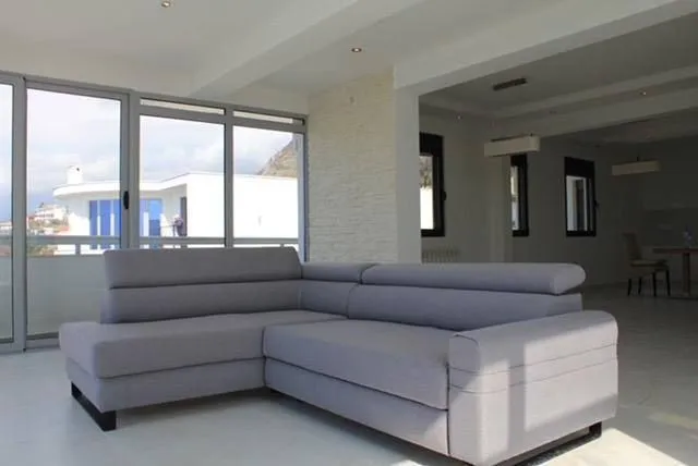 Prodaja, trosoban stan, 170m², Dobra Voda, Bar