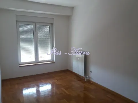 Izdavanje, trosoban stan, 60m², Vukov Spomenik, Zvezdara Sve Podlokacije - image 4