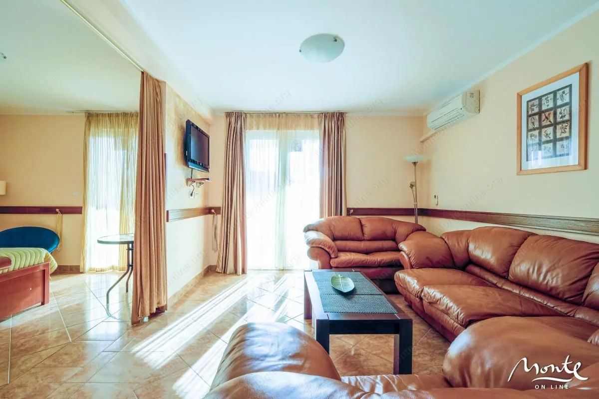 Sale, office space, 1256m², Budva, Crna Gora