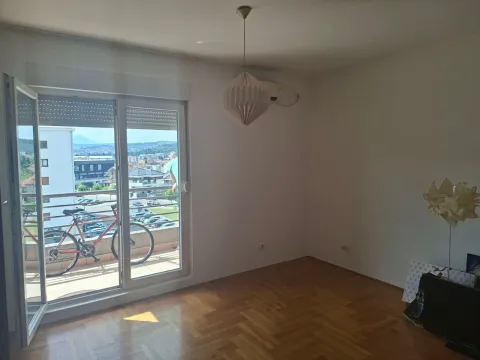 Rent, two bedroom apartment, 65m², Stari Aerodrom, Podgorica - image 1