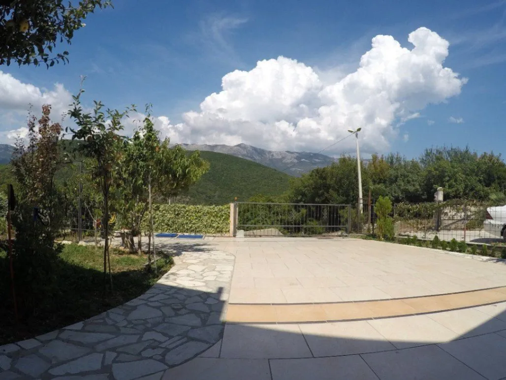Sale, house, 235m², Prijevor, Budva