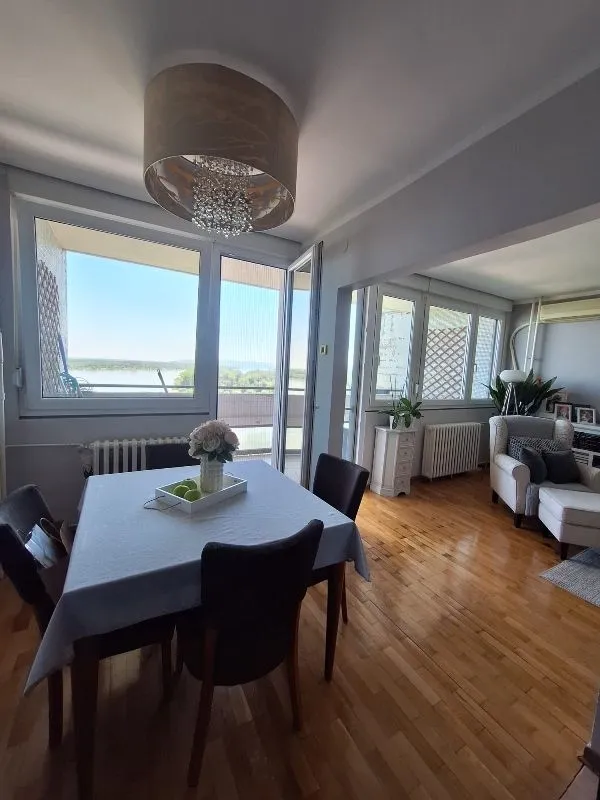 Sale, three bedroom apartment, 82m², Zemun Kej, Zemun Sve Podlokacije