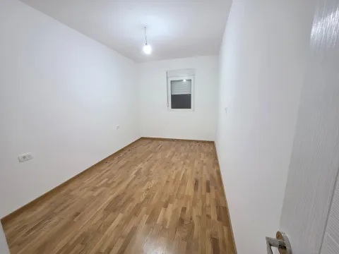 Prodaja, jednosoban stan, 57m², Zagorič, Podgorica - image 10