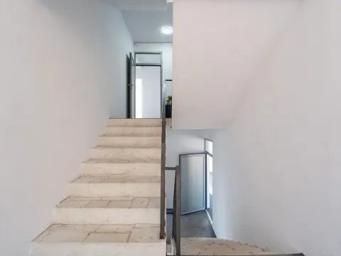 Rent, office space, 600m², Donja Gorica, Podgorica - image 11