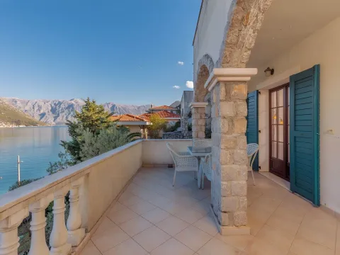 Prodaja, dvosoban stan, 84m², Kostanjica, Kotor - image 2