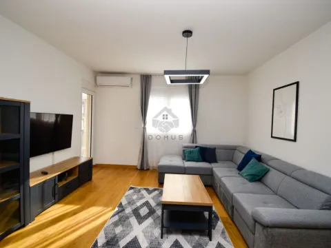 Izdavanje, dvosoban stan, 75m2, City Kvart, Podgorica Izdavanje, dvosoban stan, 75m2, City Kvart, Podgorica