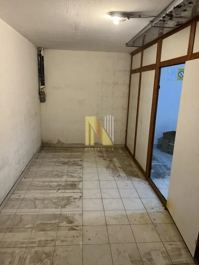 Sale, parking/garage, 28m², Grbavica, Novi Sad Sve Podlokacije