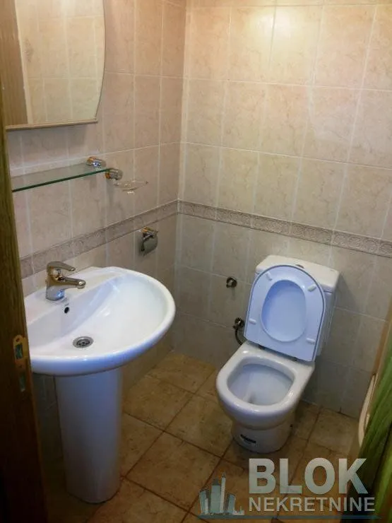 Rent, four bedroom apartment, 150m², Podgorica, Crna Gora