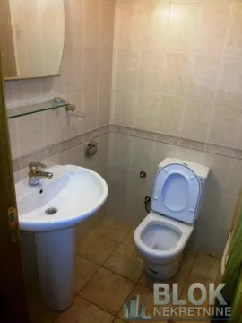 Rent, four bedroom apartment, 150m², Podgorica, Crna Gora - image 2