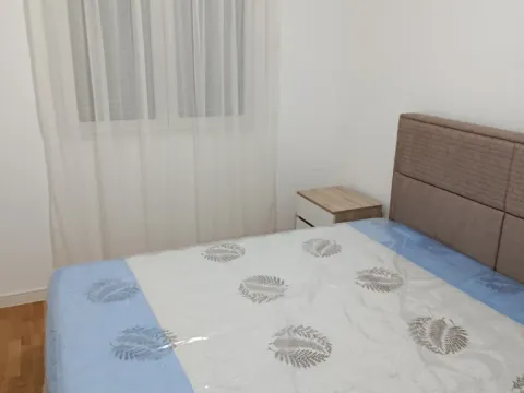 Izdavanje, jednosoban stan, 42m², Stari Aerodrom, Podgorica - image 5