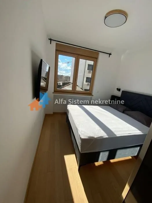Izdavanje, dvosoban stan, 48m², Čubura, Beograd