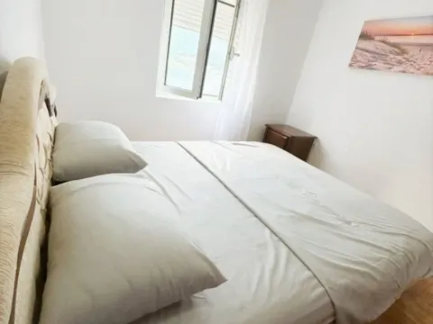 Izdavanje, jednosoban stan, 50m², Dobrota, Kotor - image 8