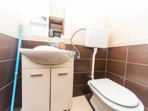 Izdavanje, dvosoban stan, 85m², Krivi Most, Podgorica - image 10