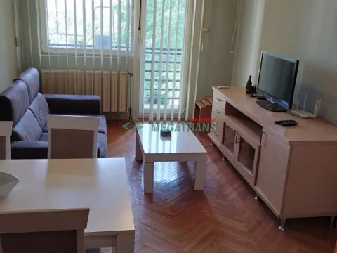 Stan in Adamovićevo Naselje