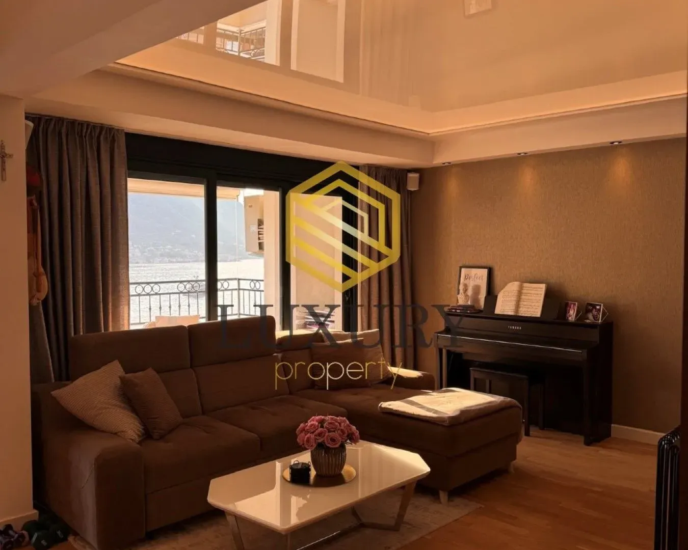 Sale, two bedroom apartment, 85m², Dobrota, Kotor