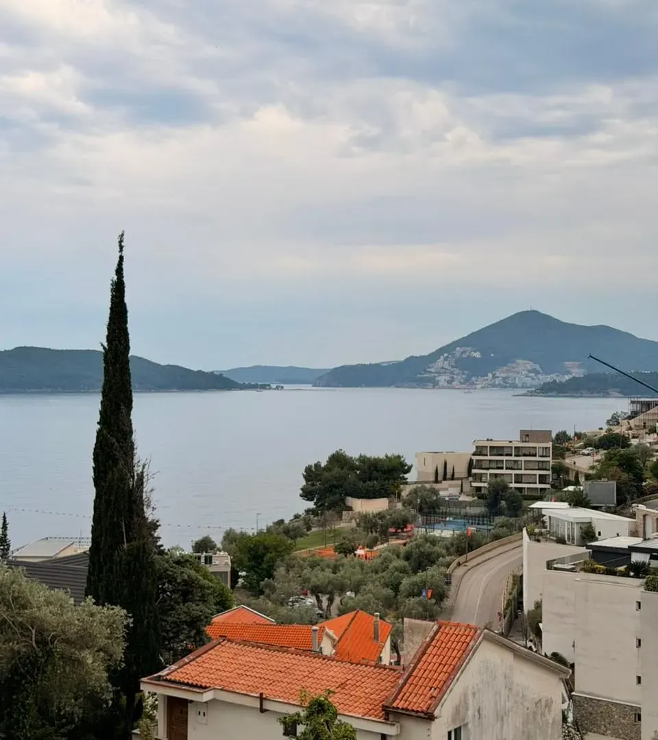 Prodaja, dvosoban stan, 77m², Pržno, Budva