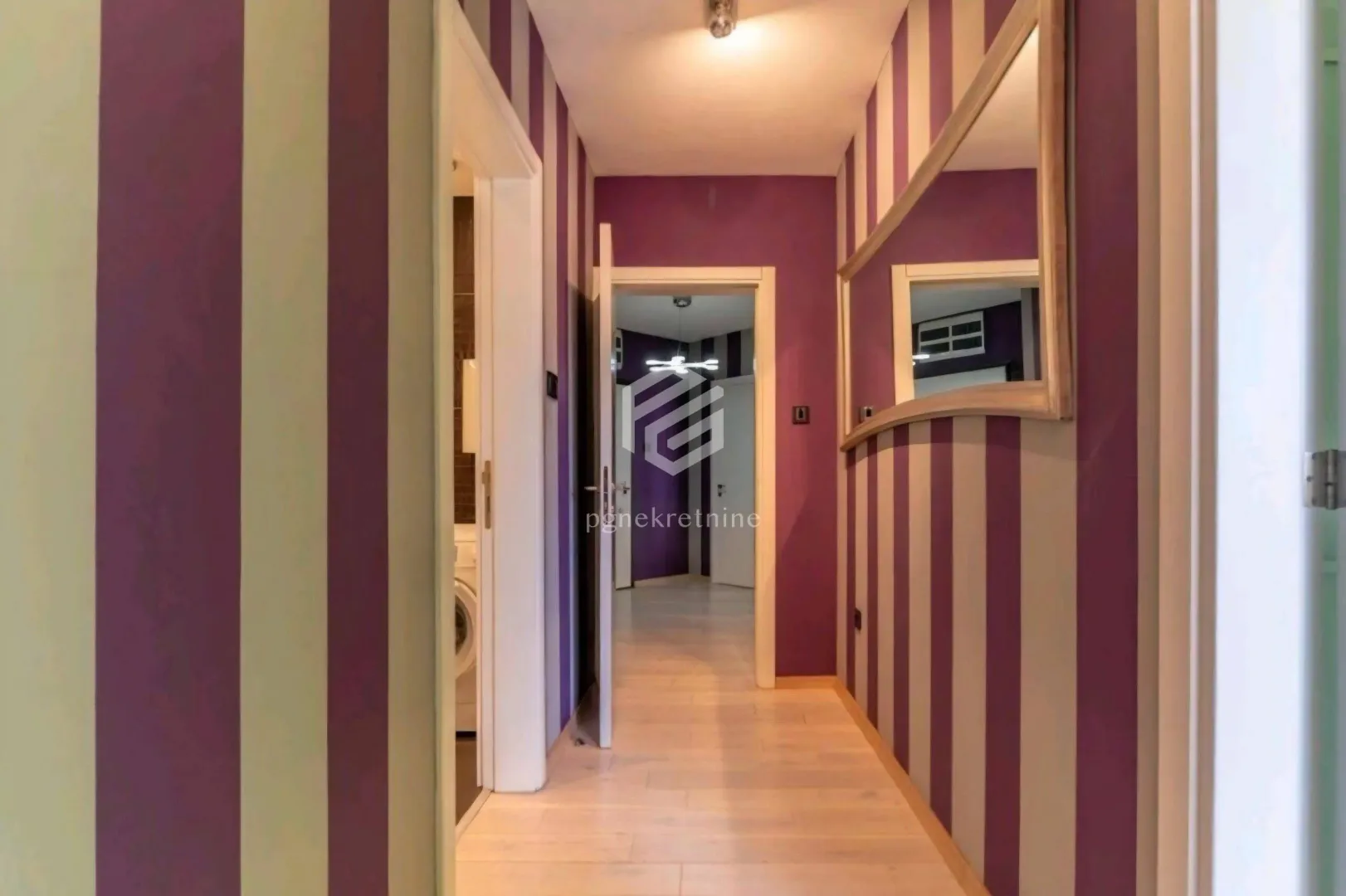 Prodaja, trosoban stan, 140m², Preko Morače, Podgorica