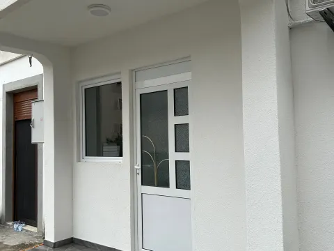 Izdavanje, poslovni prostor, 25m², Babin Do, Budva - image 3