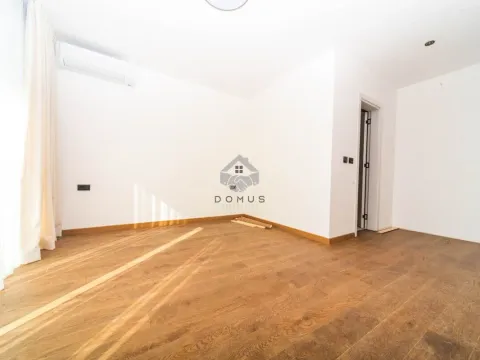 Rent, house, 225m², Gornja Gorica, Podgorica - image 18