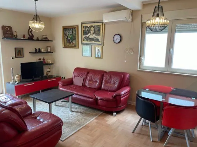 Izdavanje, jednosoban stan, 50m², Stari Aerodrom, Podgorica