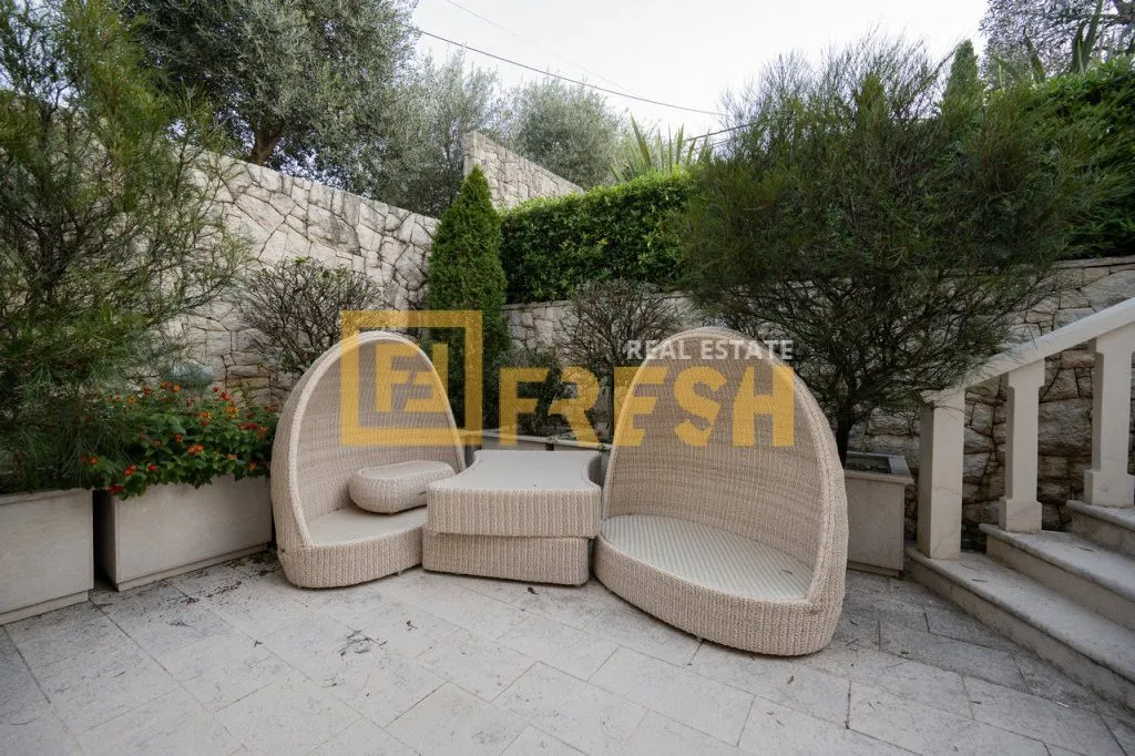 Prodaja, kuća, 300m², Tivat, Crna Gora