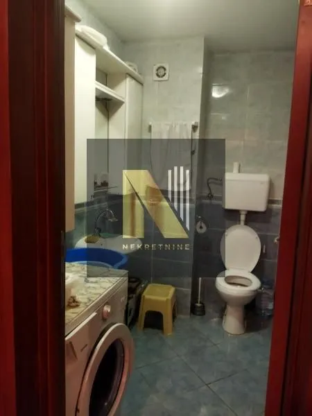 Prodaja, trosoban stan, 72m², Salajka, Novi Sad Sve Podlokacije