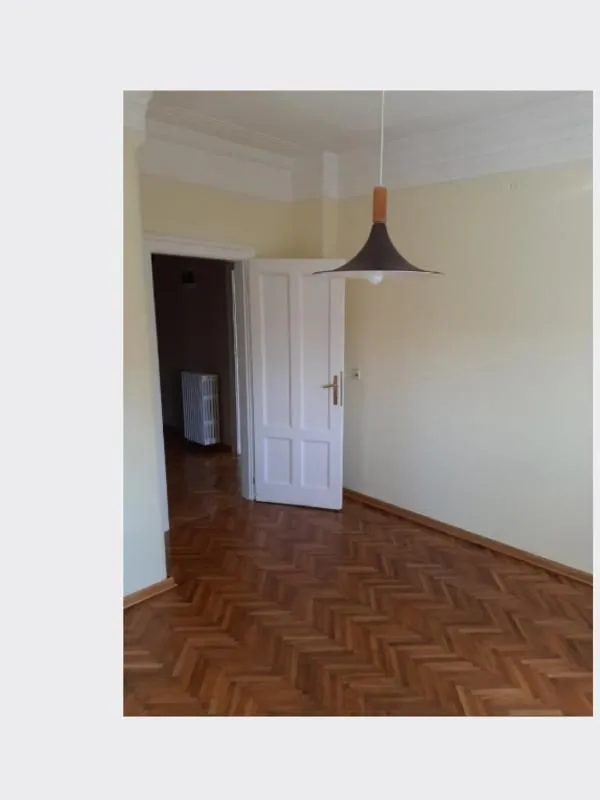Izdavanje, četvorosoban stan, 125m², Savski Venac, Beograd