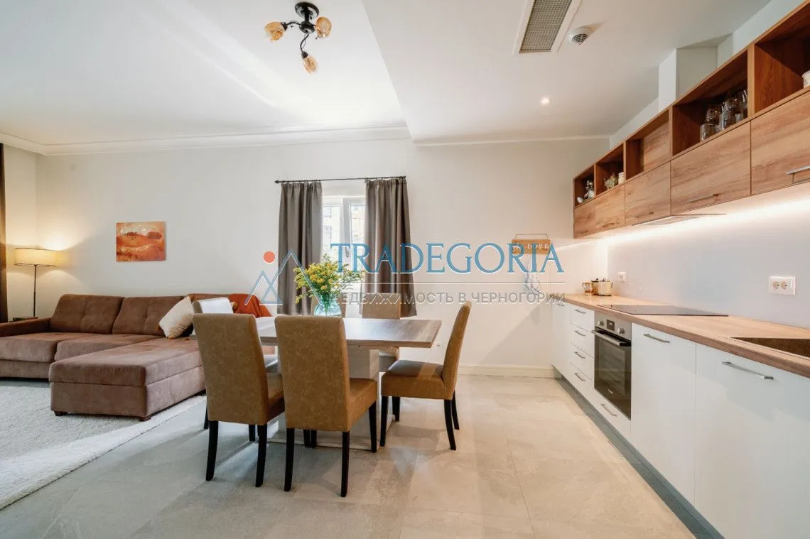 Prodaja, dvosoban stan, 85m², Radovići, Tivat