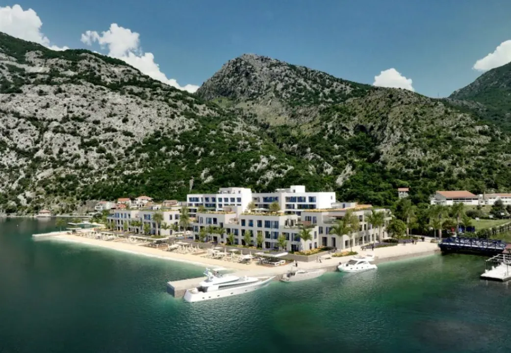 Prodaja, trosoban stan, 286m², Risan, Kotor