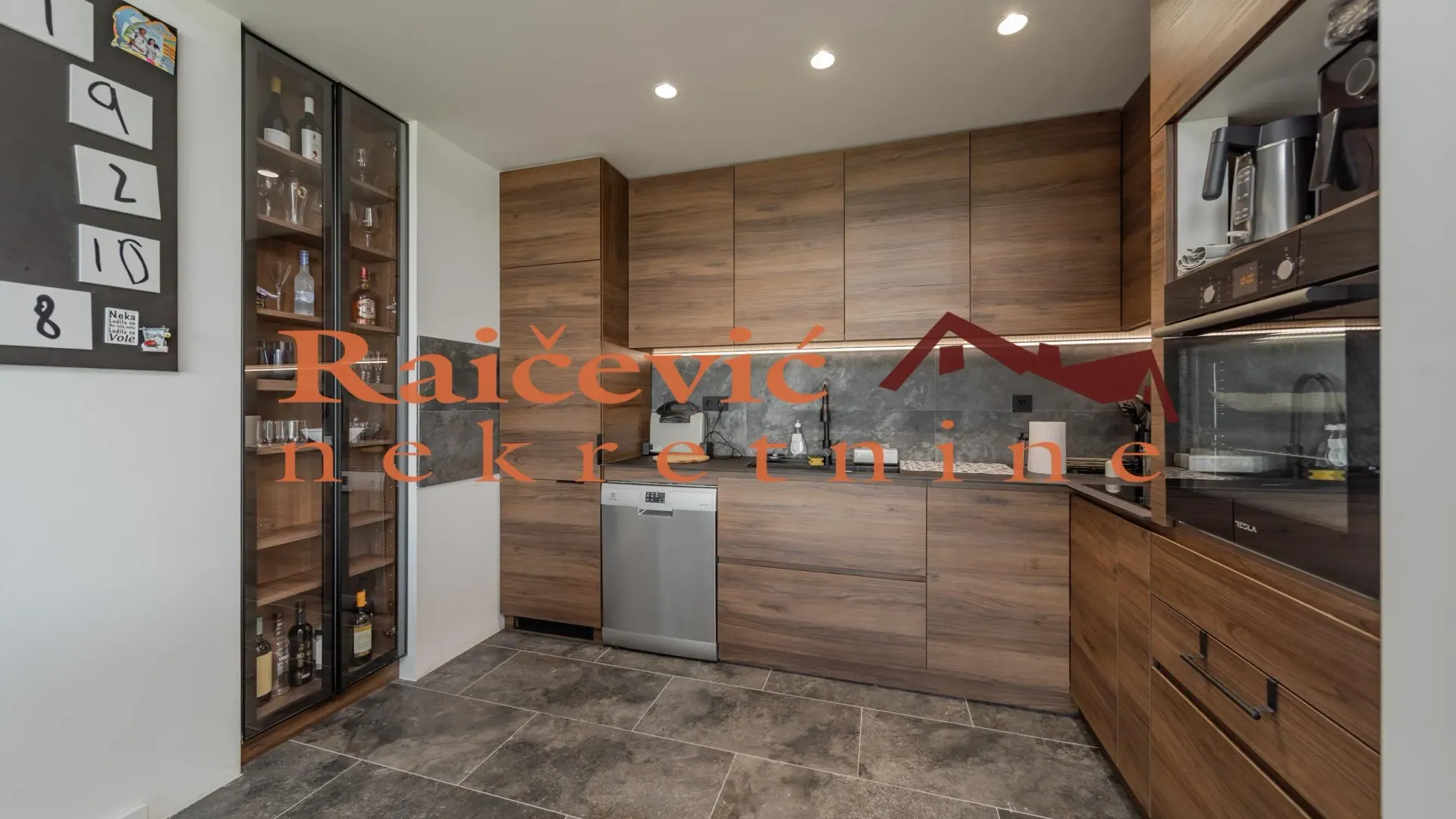 Prodaja, trosoban stan, 99m², Novi Beograd Sve Podlokacije, Beograd