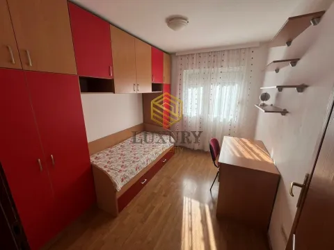 Rent, three bedroom apartment, 100m², Tološi, Podgorica - image 3