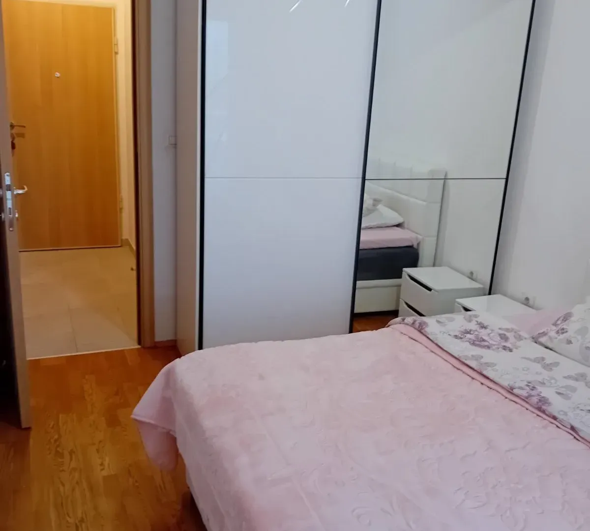 Rent, one bedroom apartment, 50m², Stari Aerodrom, Podgorica