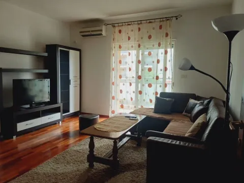 Rent, one bedroom apartment, 54m², City Kvart, Podgorica - image 1