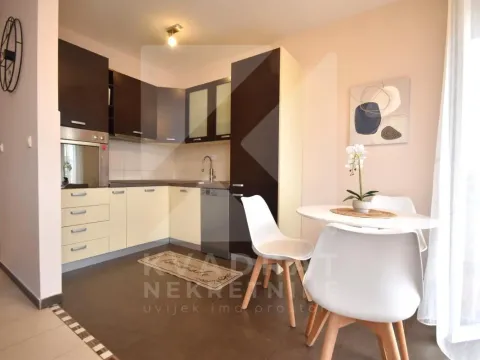 Rent, two bedroom apartment, 80m², Ljubović, Podgorica - image 4