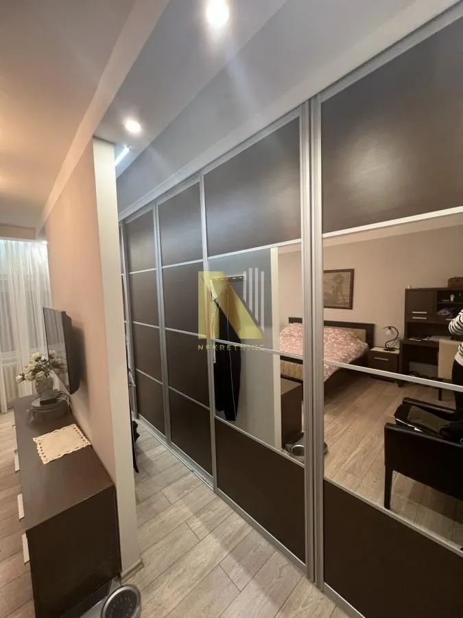 Prodaja, četvorosoban stan, 105m², Centar, Novi Sad