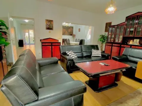 Sale, three bedroom apartment, 121m², Jajinci, Voždovac Sve Podlokacije - image 2