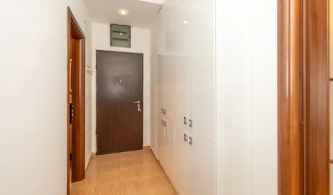 Rent, three bedroom apartment, 92m², City Kvart, Podgorica - image 4
