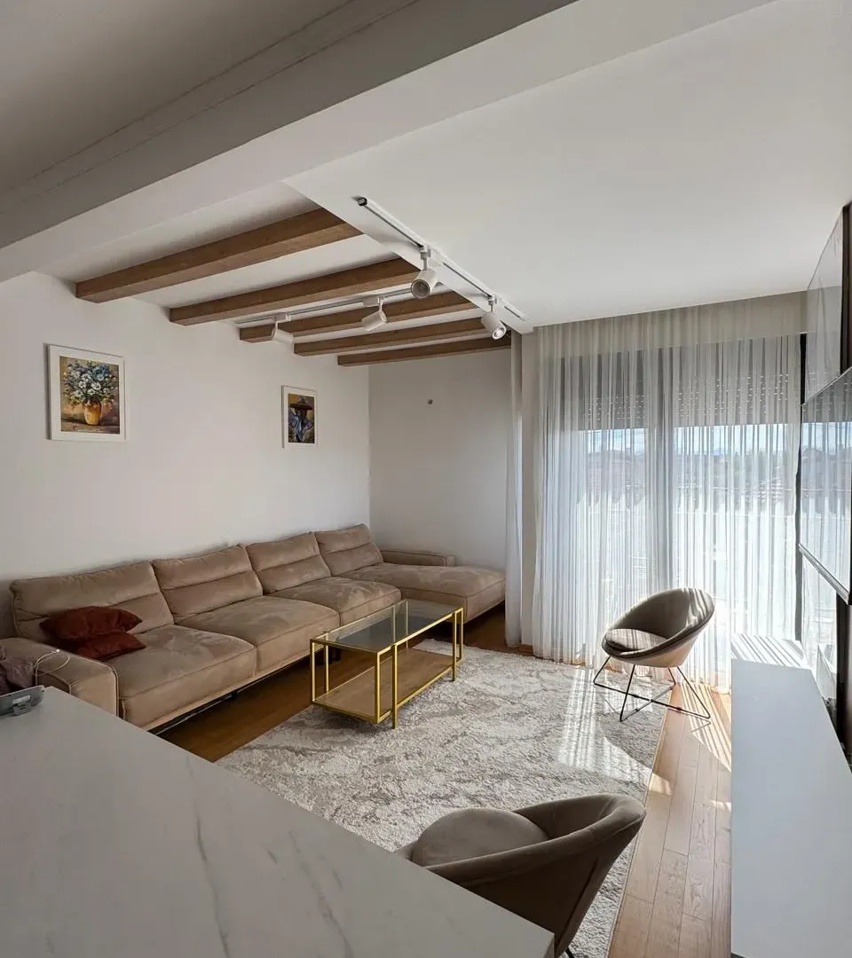 Prodaja, trosoban stan, 90m², Blok 9, Podgorica