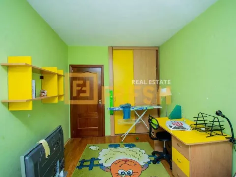 Izdavanje, dvosoban stan, 100m², Centar, Podgorica - image 11