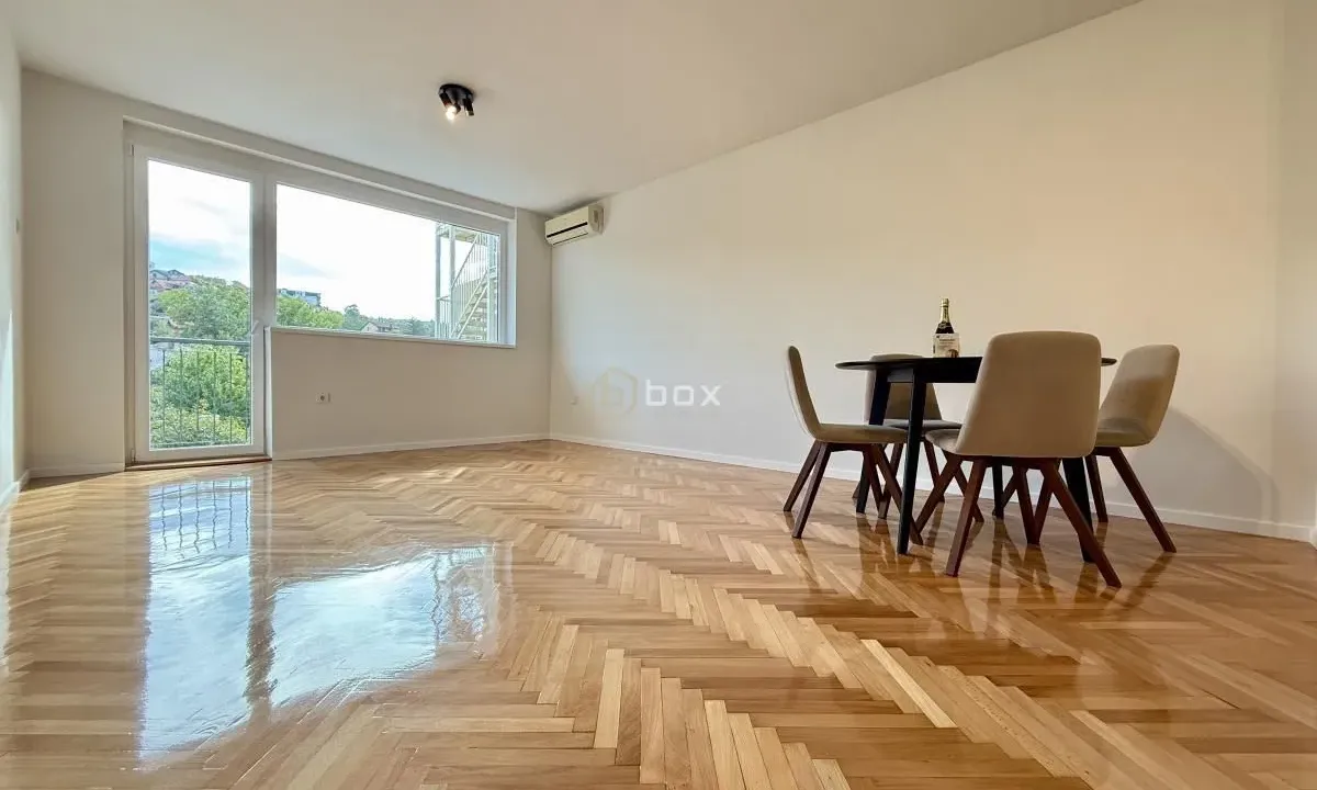 Prodaja, trosoban stan, 92m², Palilula, Niš