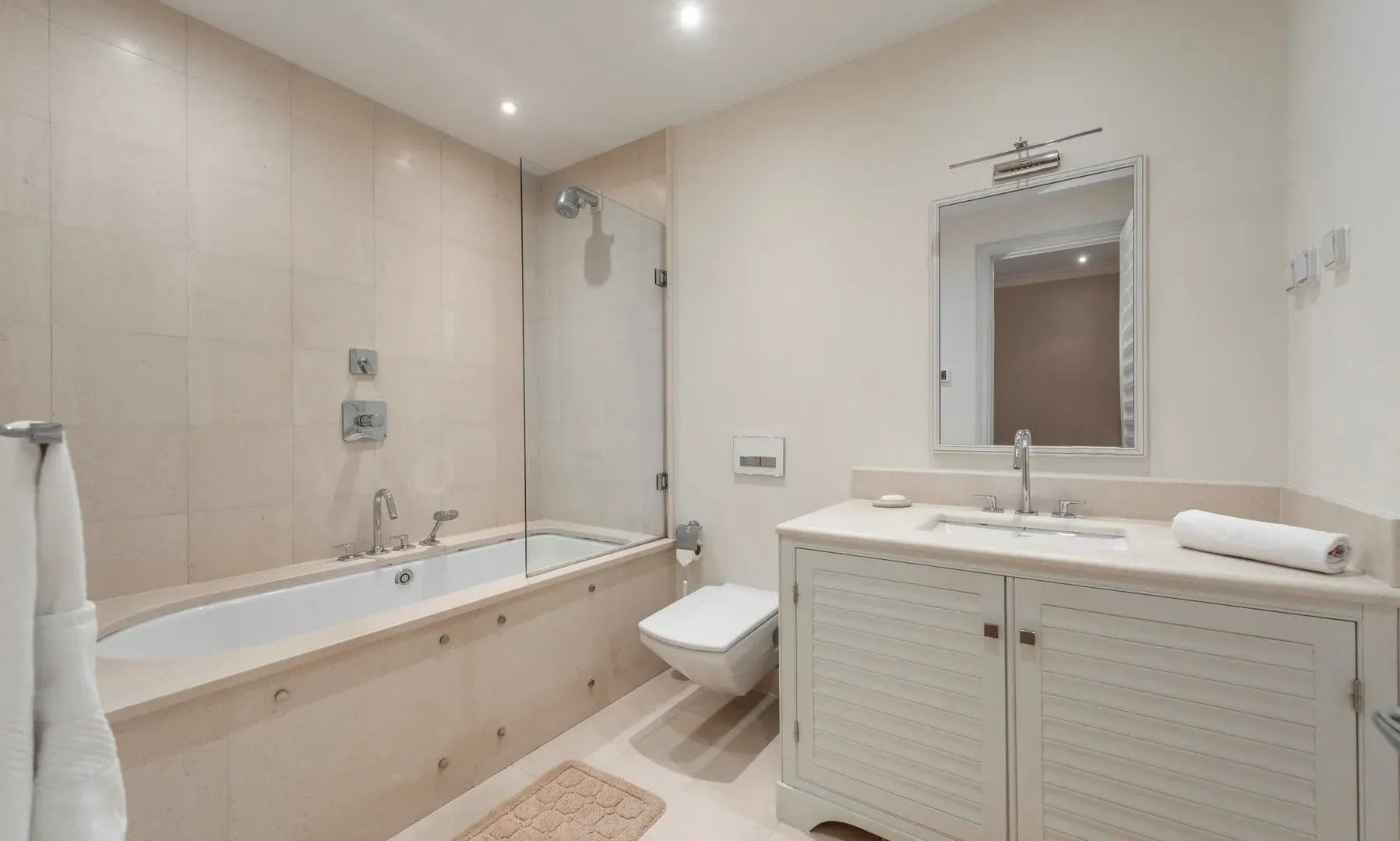 Rent, one bedroom apartment, 119m², Porto Montenegro, Tivat