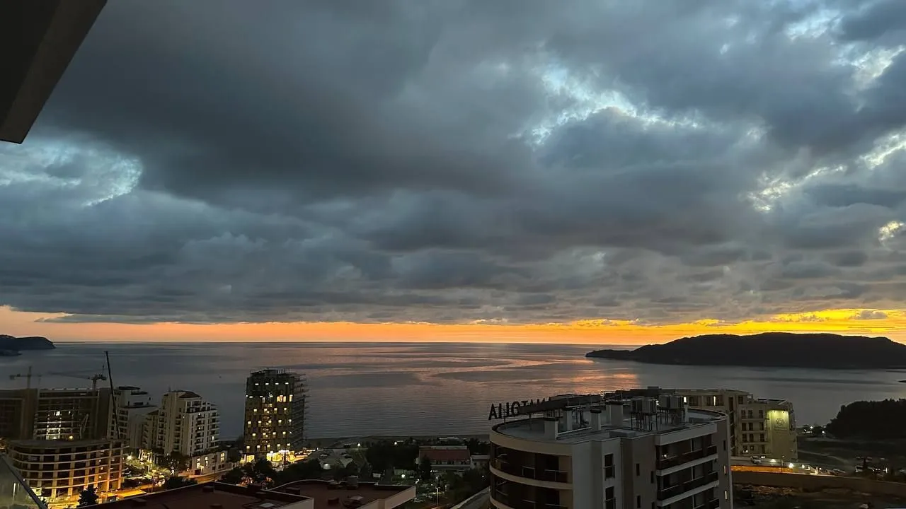 Rent, one bedroom apartment, 45m², Bečići, Budva