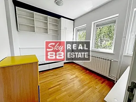 Rent, four bedroom apartment, 157m², Savski Venac, Beograd - image 19
