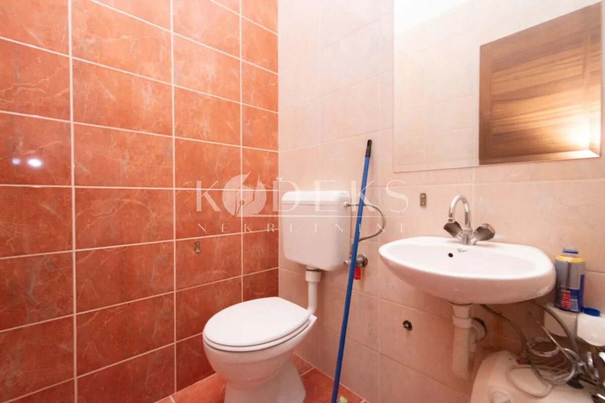 Sale, office space, 43m², Stari Aerodrom, Podgorica