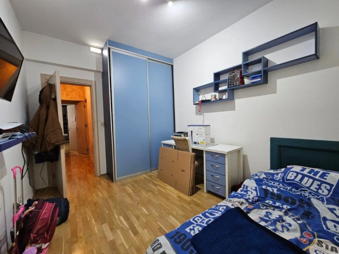 Izdavanje, trosoban stan, 100m², Blok 9, Podgorica