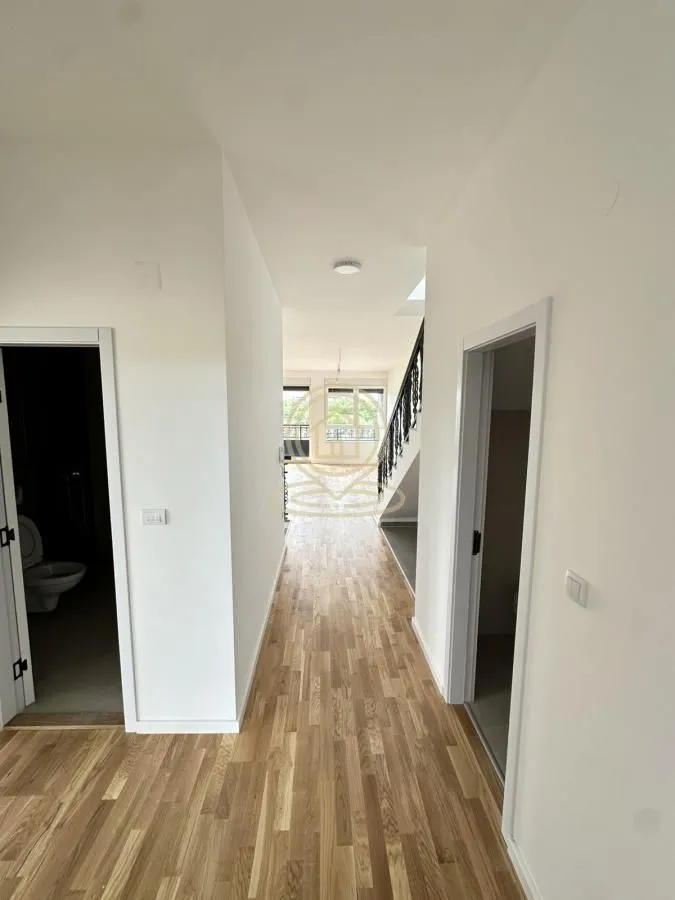Prodaja, stan, 225m², Karagača, Petrovaradin