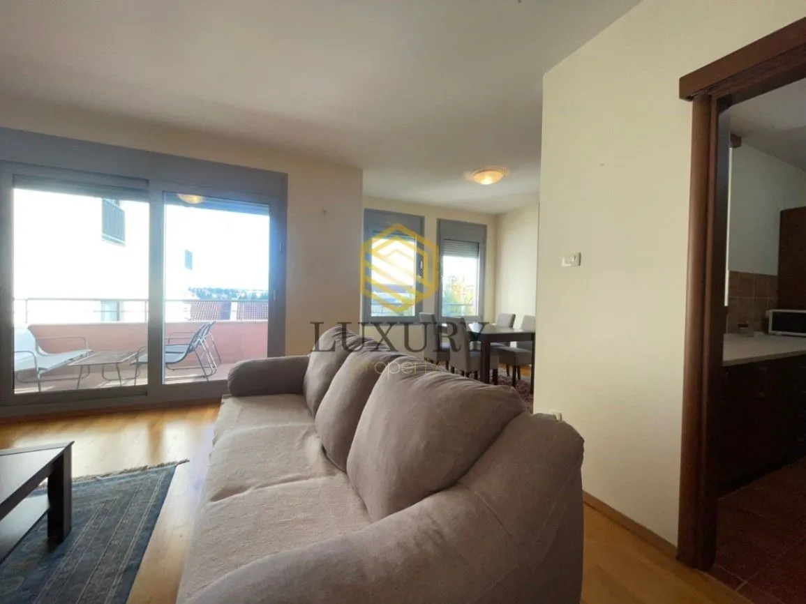 Izdavanje, dvosoban stan, 125m², Gorica C, Podgorica