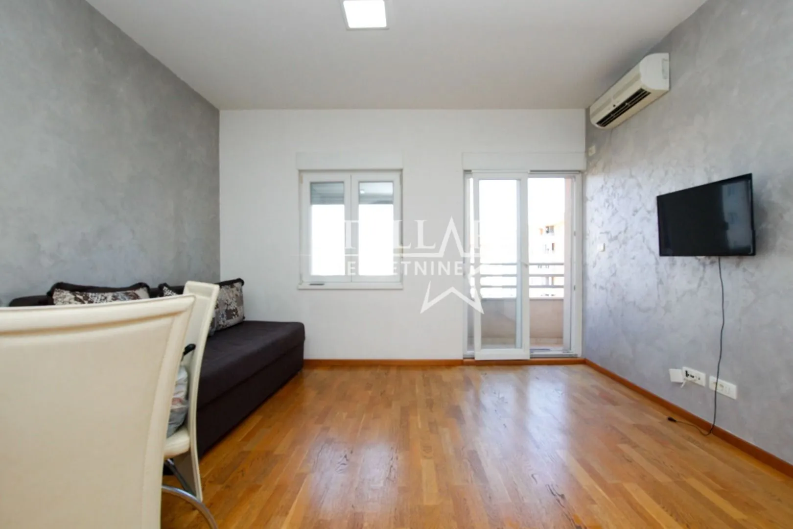 Izdavanje, jednosoban stan, 50m², City Kvart, Podgorica